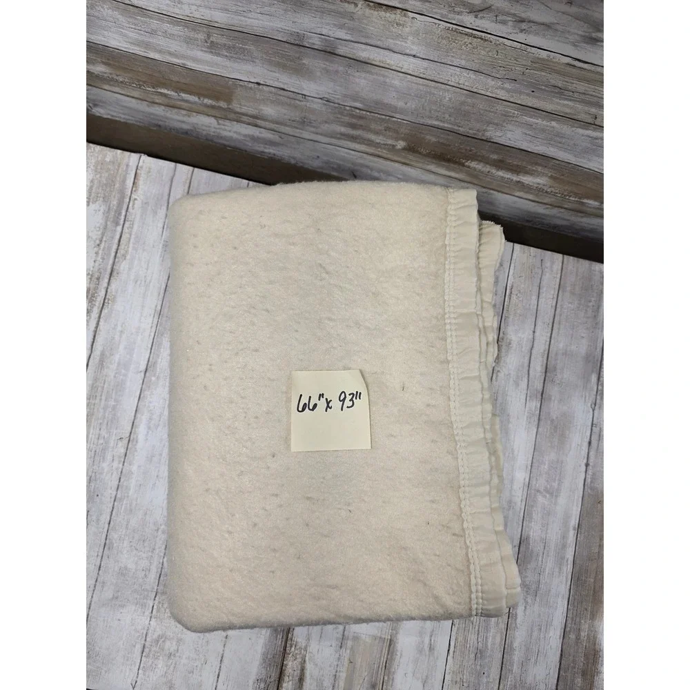 Vintage Cream Blanket Satin Trim Edge Off White 66x93 Heavy Weight Warm